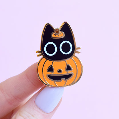 Scaredy Cat in Pumpkin Enamel Pin